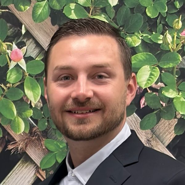 Trent Vickers, Pilot & Maintenance Technician